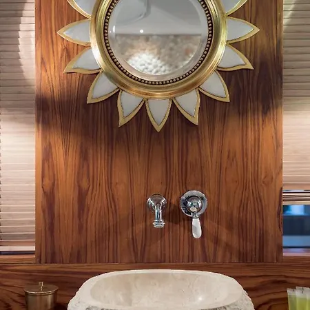 Bohemian Hideaway דירה